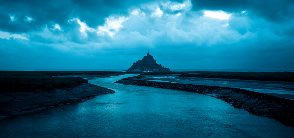 HSUGITA.NETでは、生活に役立つ上質な情報を「わかりやすい内容」でお届けします。上質な情報は主に、「大人の雑学」「役に立つ」「ミニマリスト」を軸に、日々の気づきを発信します。プライベート、ビジネスにおいて役立つ情報が満載です。